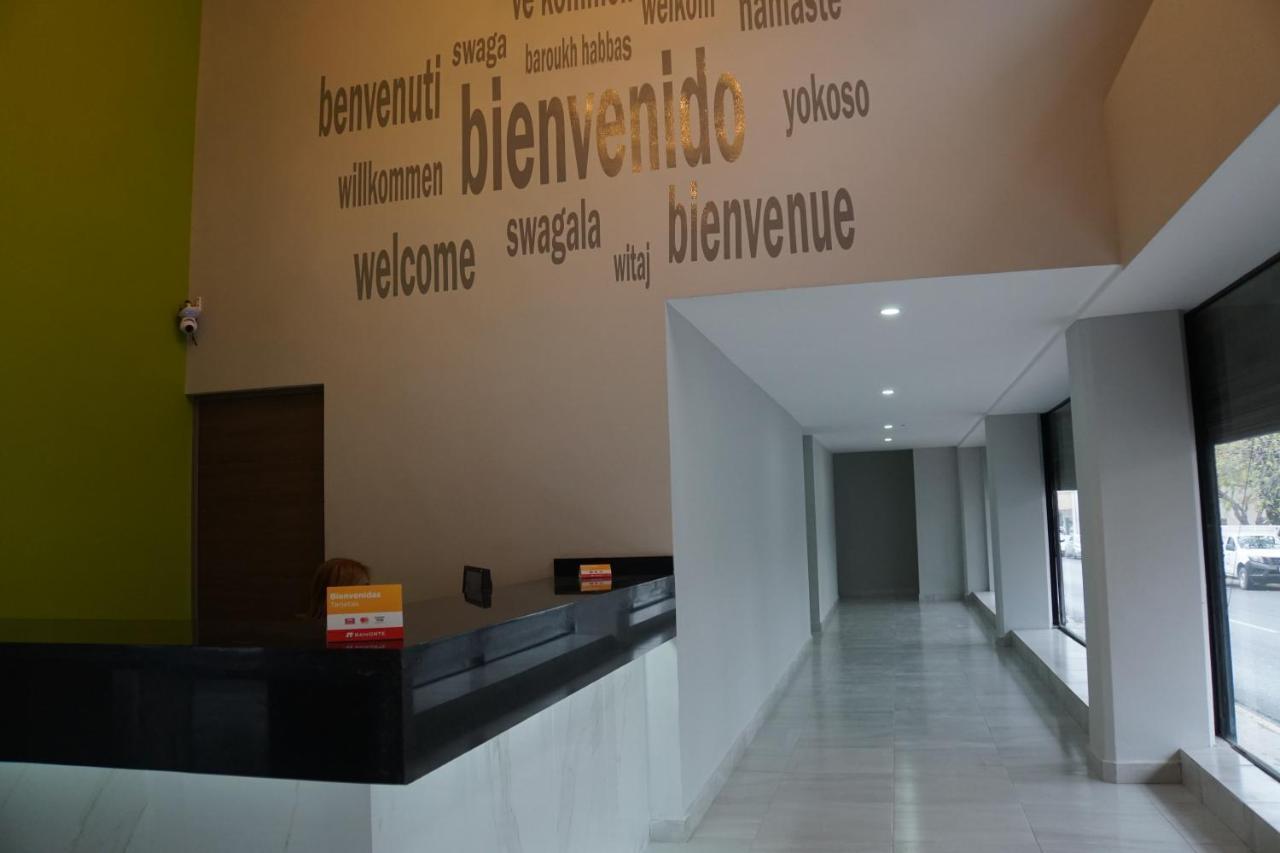 Hotel Hc Express Monterrey Esterno foto