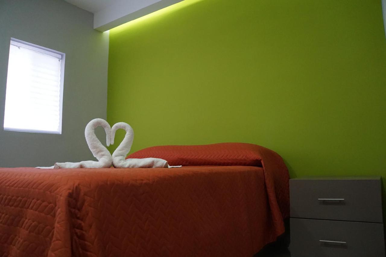 Hotel Hc Express Monterrey Esterno foto